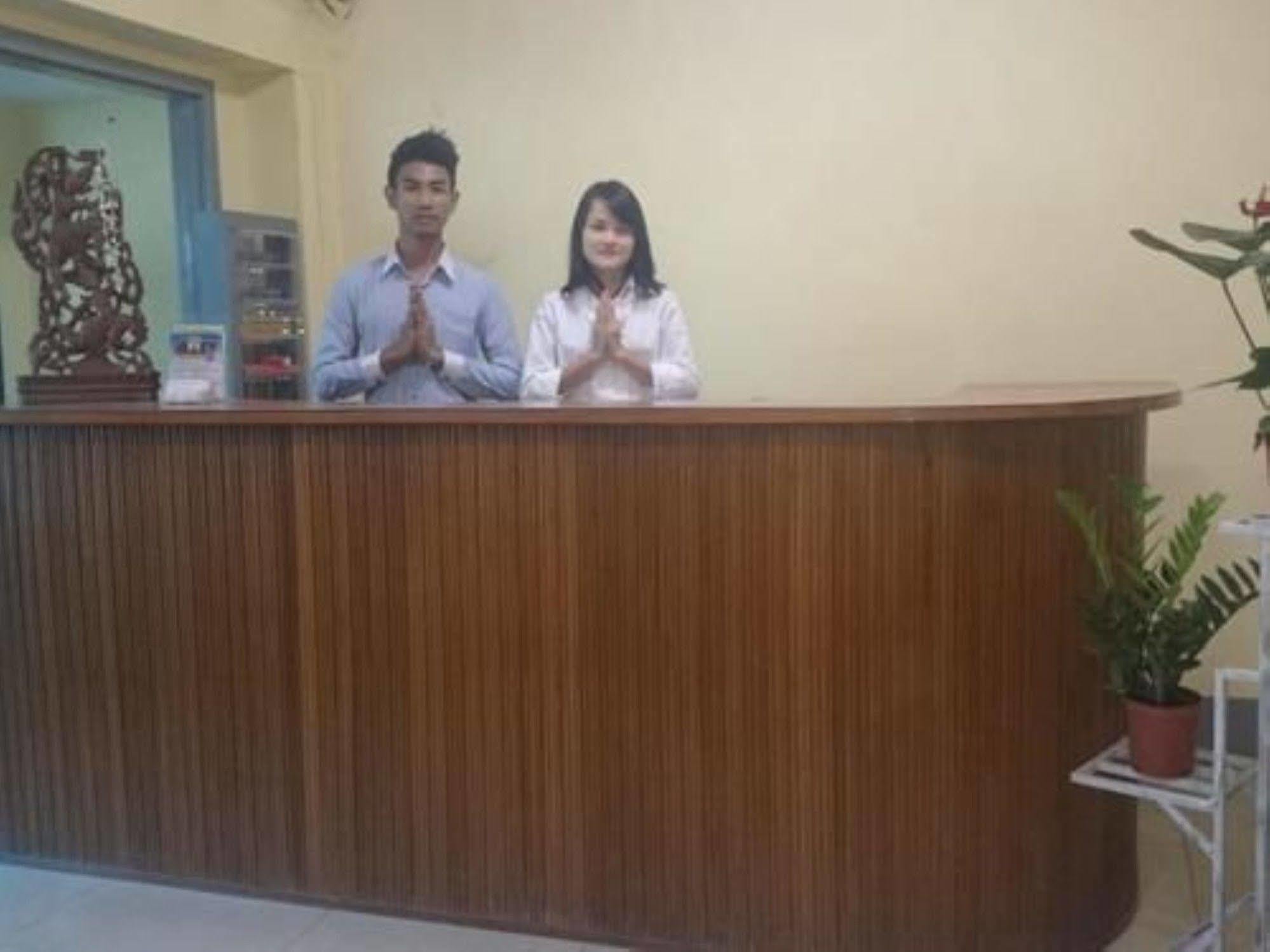 Silver Moon Hotel Yangon Exterior foto